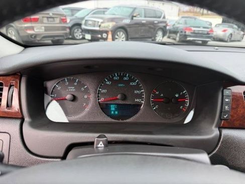 Used 2011 Chevrolet Impala LT w/ Luxury Edition Package image 18