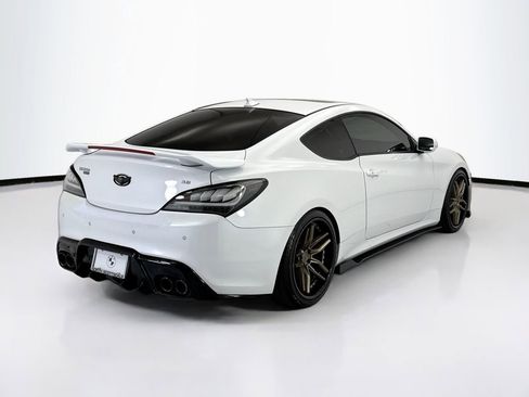 Used 2016 Hyundai Genesis Coupe 3.8 RWD image 5