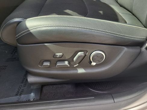 Used 2022 Genesis GV70 3.5T Sport AWD/4WD image 17