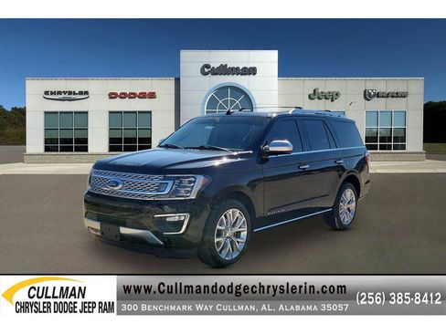 Used 2018 Ford Expedition Platinum image 2