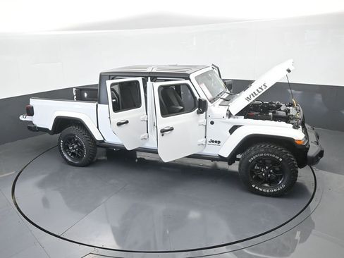 Used 2024 Jeep Gladiator Sport image 71