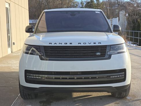 Used 2023 Land Rover Range Rover SE image 2