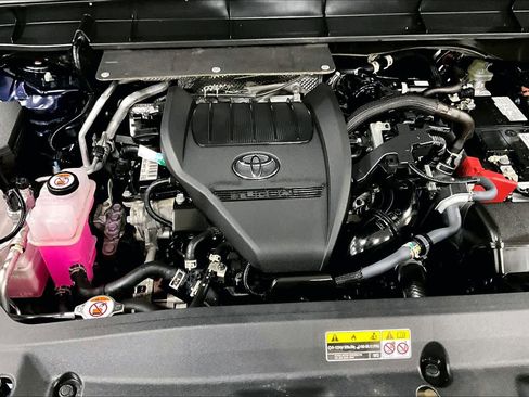 Used 2023 Toyota Highlander XLE AWD/4WD image 32