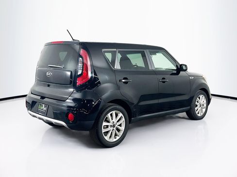 Used 2017 Kia Soul + FWD image 9