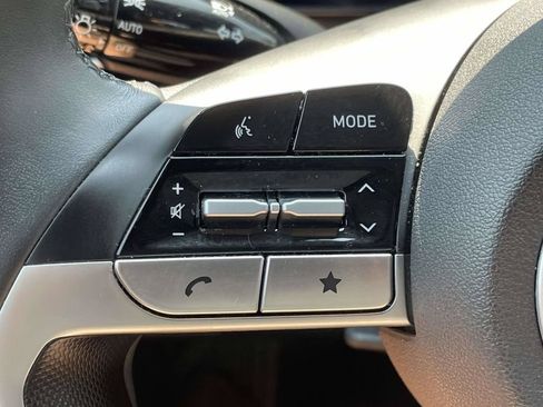 Certified 2025 Hyundai Elantra SEL FWD image 22