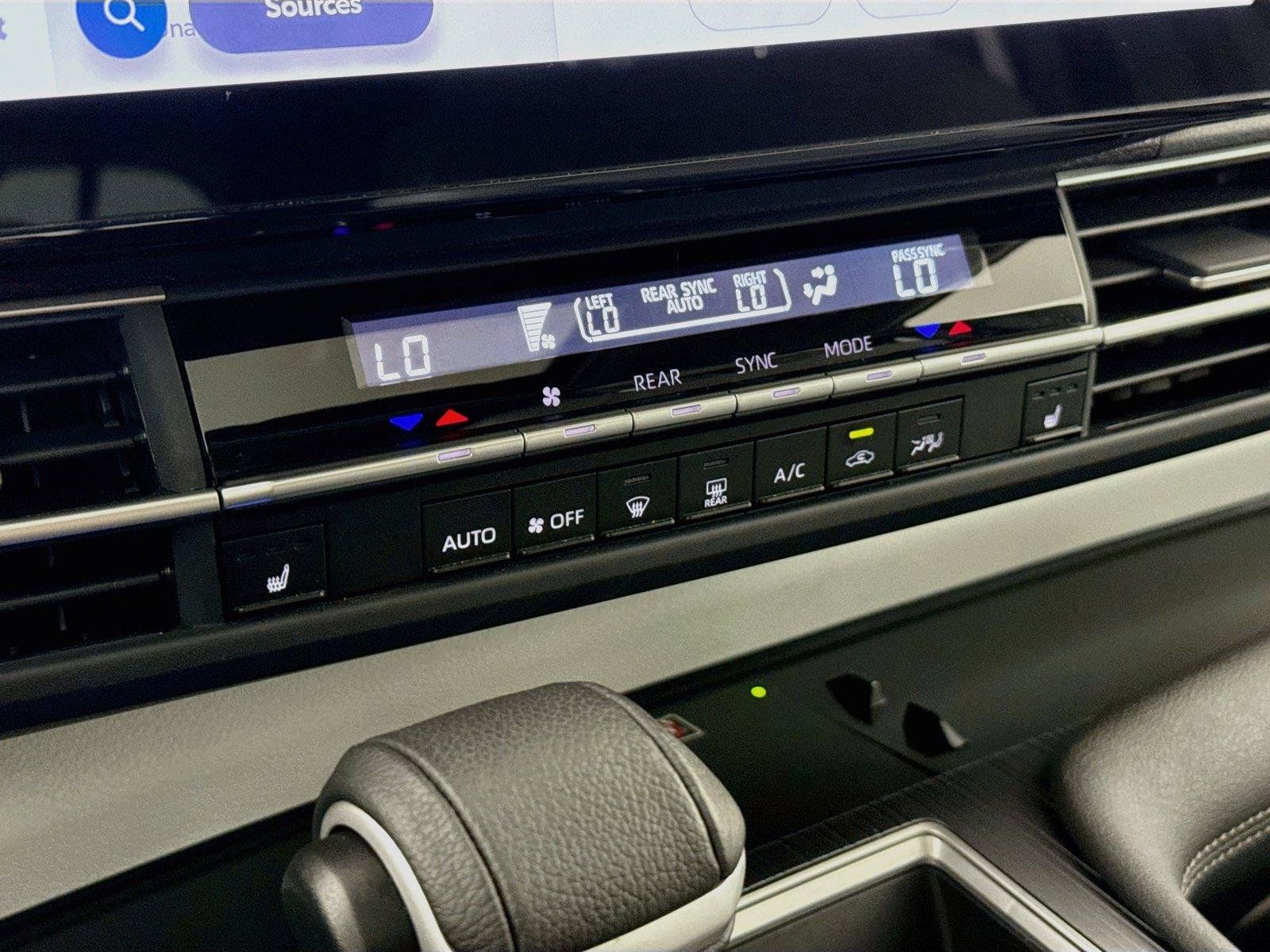 Certified 2026 Toyota Sienna XLE FWD image 27