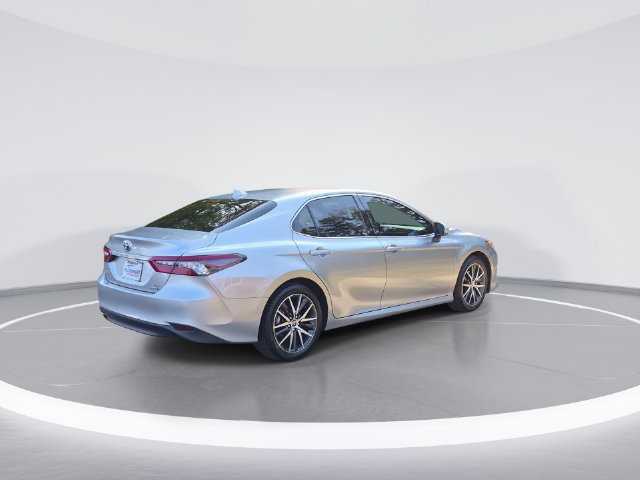 Used 2024 Toyota Camry XLE w/ Navigation Package FWD image 8