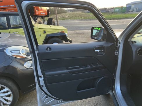 Used 2011 Jeep Patriot Latitude image 16