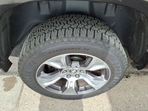Used 2019 RAM 1500 Laramie AWD/4WD image 21