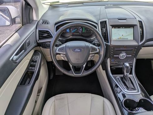 Used 2018 Ford Edge Titanium w/ Equipment Group 301A AWD/4WD image 12