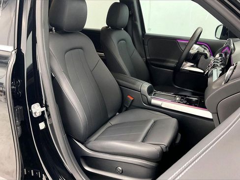 Used 2025 Mercedes-Benz GLB 250 image 8