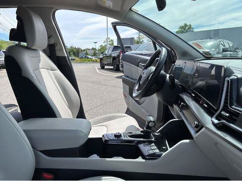 Used 2024 Kia Sportage EX FWD image 30