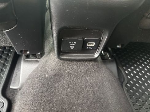 Used 2018 Jeep Compass Trailhawk w/ Leather Interior Group image 13