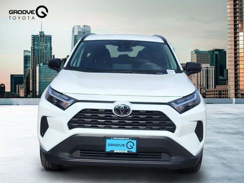 Used 2025 Toyota RAV4 LE image 9