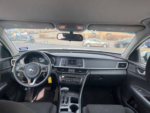 Used 2017 Kia Optima LX image 5