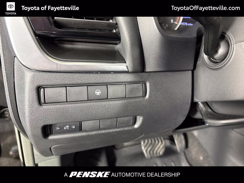 Used 2022 Nissan Rogue SV AWD/4WD image 30