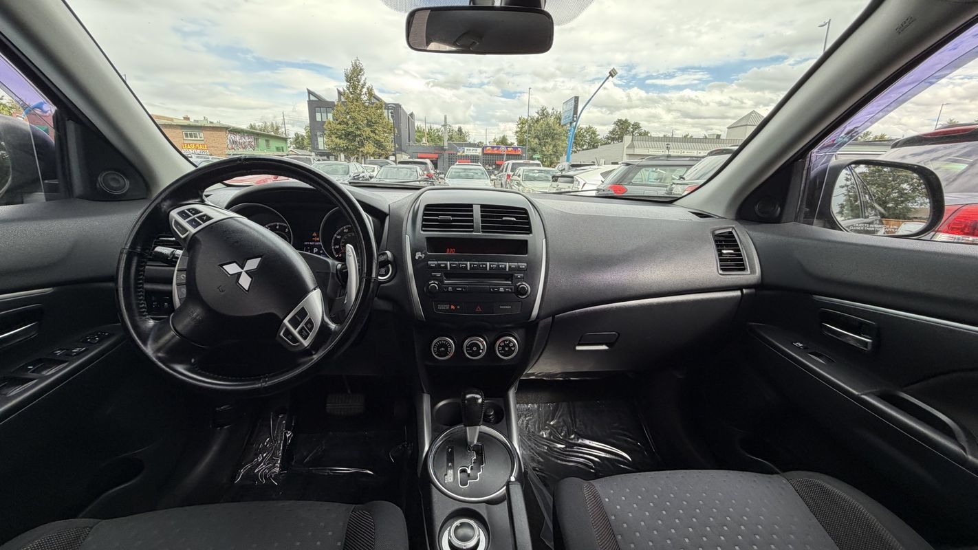 Used 2011 Mitsubishi Outlander Sport SE AWD/4WD image 10