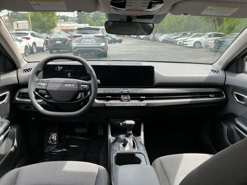 Used 2025 Kia K4 FWD image 29