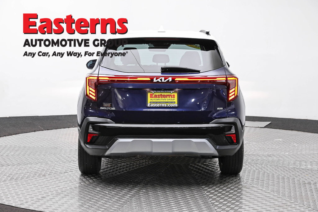 Used 2024 Kia Seltos S AWD/4WD image 7