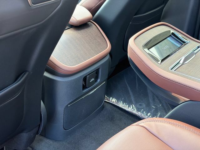 New 2027 Lincoln Navigator Reserve AWD/4WD image 24