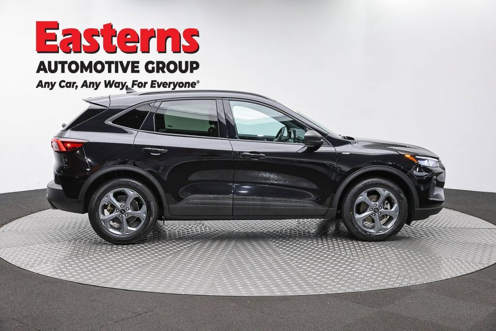 Used 2025 Ford Escape ST-Line FWD image 6