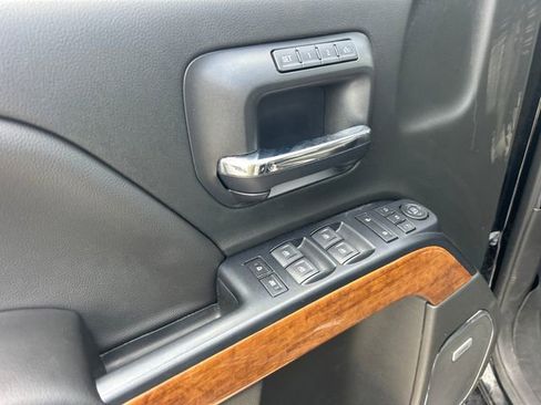 Used 2018 Chevrolet Silverado 1500 High Country image 33