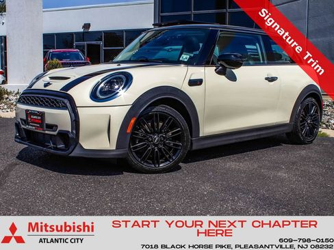 Used 2022 MINI Cooper S FWD image 1