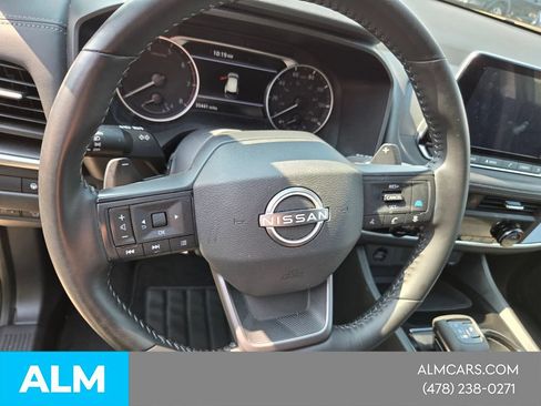 Used 2025 Nissan Rogue SV FWD image 24