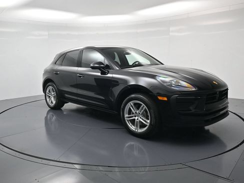 Used 2026 Porsche Macan AWD/4WD image 32