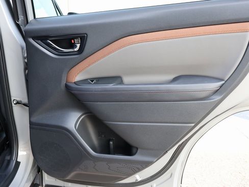 Used 2025 Subaru Forester Sport image 12