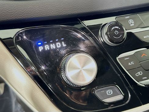 Used 2023 Chrysler Voyager LX image 17