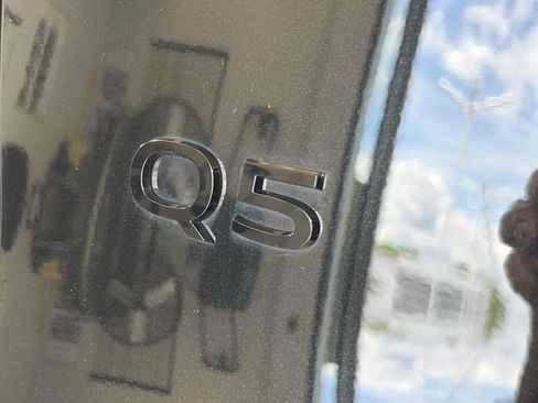 Used 2025 Audi Q5 Premium Plus w/ Premium Plus AWD/4WD image 16