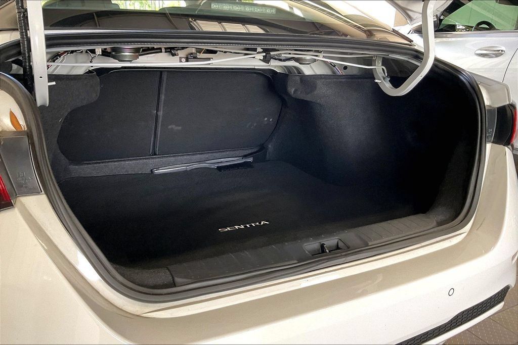 Used 2025 Nissan Sentra SV FWD image 18