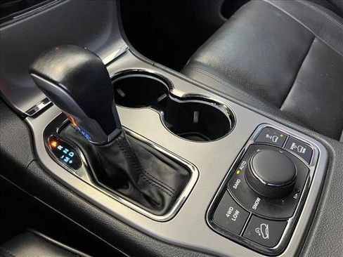 Used 2020 Jeep Grand Cherokee High Altitude AWD/4WD image 16