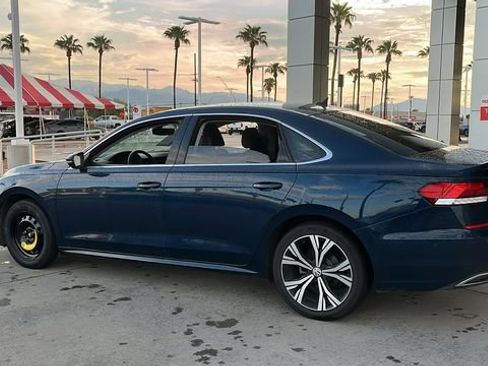 Used 2020 Volkswagen Passat 2.0T SEL FWD image 4
