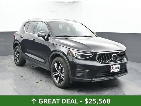 Used 2025 Volvo XC40 B5 Core AWD/4WD image 7