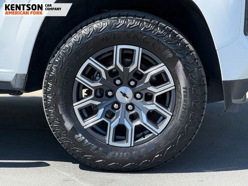 Used 2023 Chevrolet Colorado Z71 w/ Advanced Trailering Package AWD/4WD image 12