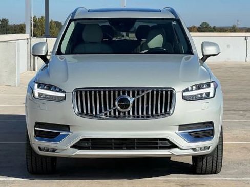 Used 2021 Volvo XC90 T6 Inscription w/ Protection Package Premier image 4