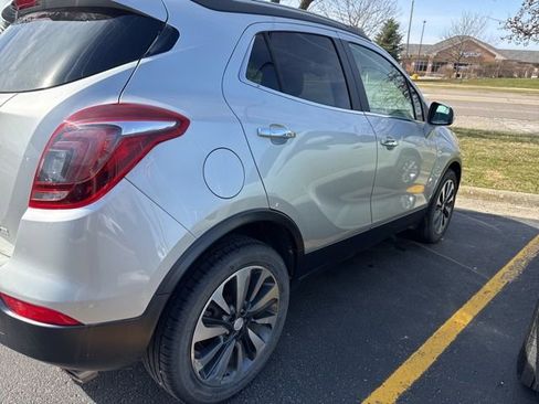 Used 2019 Buick Encore Essence image 3