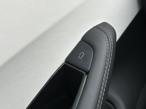 Used 2025 Tesla Model 3 Long Range image 26