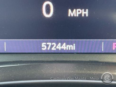 Used 2024 GMC Terrain SLT image 17