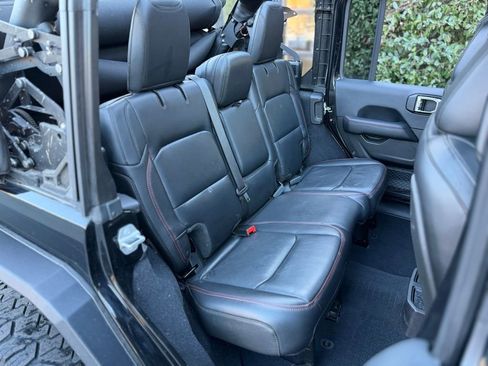 Used 2018 Jeep Wrangler Unlimited Rubicon image 41