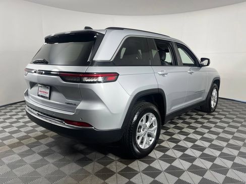 Used 2023 Jeep Grand Cherokee Limited RWD image 17