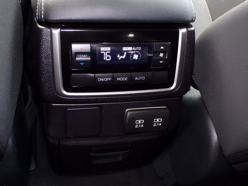 Used 2022 Subaru Ascent Premium w/ Convenience Package image 18