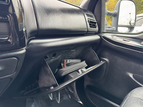 Used 2004 Ford F350 Harley-Davidson image 19