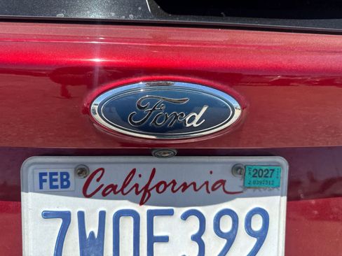 Used 2017 Ford Escape Titanium FWD image 12