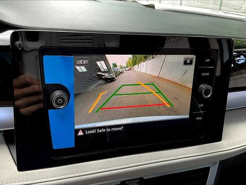 New 2025 Volkswagen Taos SE image 20