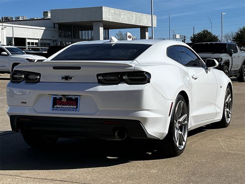 Used 2020 Chevrolet Camaro LT w/ RS Package image 4