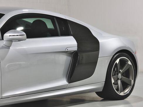 Used 2011 Audi R8 V10 AWD/4WD image 34
