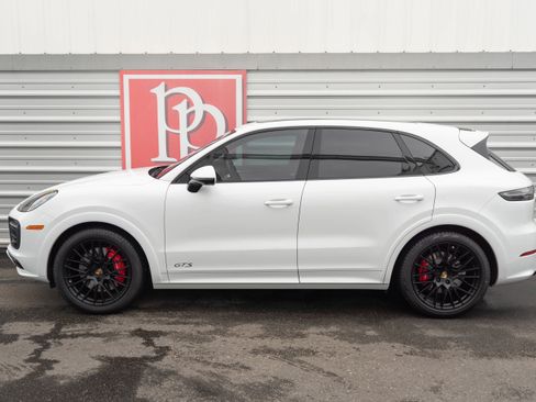 Used 2022 Porsche Cayenne GTS image 38